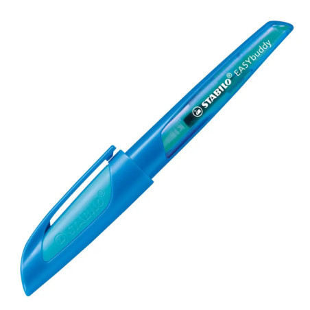 Ein blauer STABILO EASYbuddy-Füller mit aufgesetzter Kappe vor weißem Hintergrund.