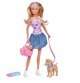 Barbie mit blondem Haar, pinker Tasche und zwei Hunden: einer in der Tasche, einer an einer pinken Leine.