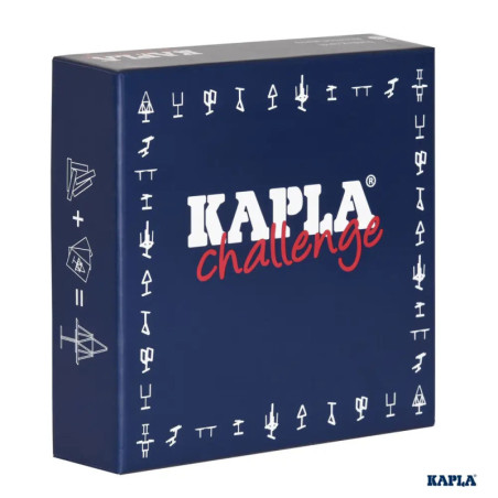 Dunkelblaue Box mit der Aufschrift KAPLA Challenge, weiß-roter Schrift und weißen Symbolen am Rand.